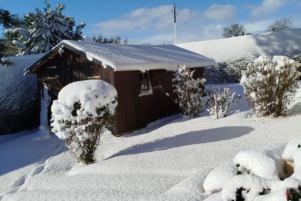 à cause des chutes de neige, la tempête Caetano a privé 69 000 foyers normands d'électricité.