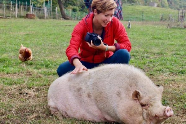 De passage à Clermont-Ferrand le 23 février, Charlotte Arnal parcourt 2500 kilomètres pour rallier Paris depuis Montpellier pour militer en faveur des droits des animaux. 