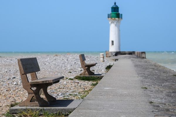 Après dissipation de la grisaille en matinée, beaux moments ensoleillés en Normandie