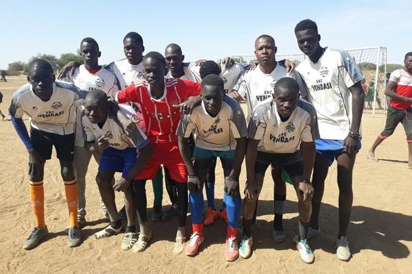 Les joueurs sénégalais, vêtus des maillots de l'As Furiani-Agliani