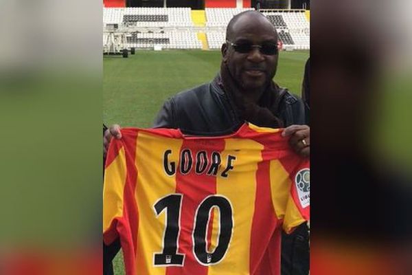 Charles-Kader Gooré, début mars à Bollaert-Delelis, avec un maillot du RC Lens. 