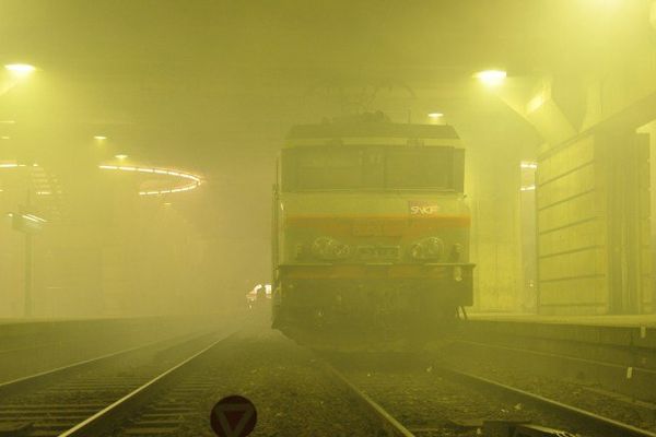 Fumigène en gare