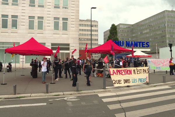 Les ambulanciers veulent ne dépendre que du ministère de la santé et négocier une nouvelle convention collective.