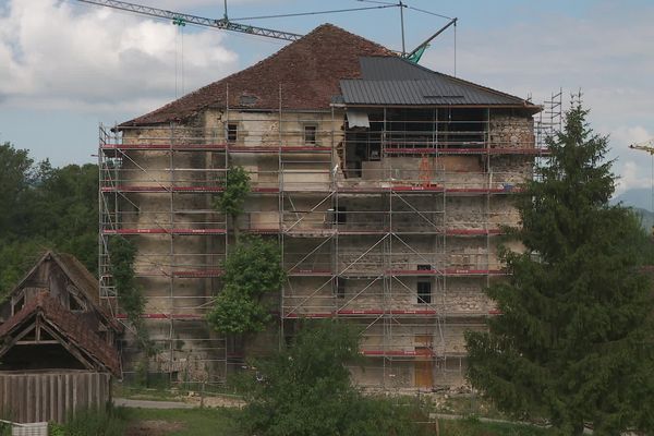 Le bâtiment date du XIIIème siècle.