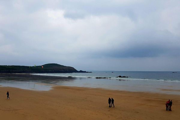 La plage de Lonchamps à St Lunaire (Ille-et-Vilaine). Photo de Christian Lefur, dimanche 29 avril