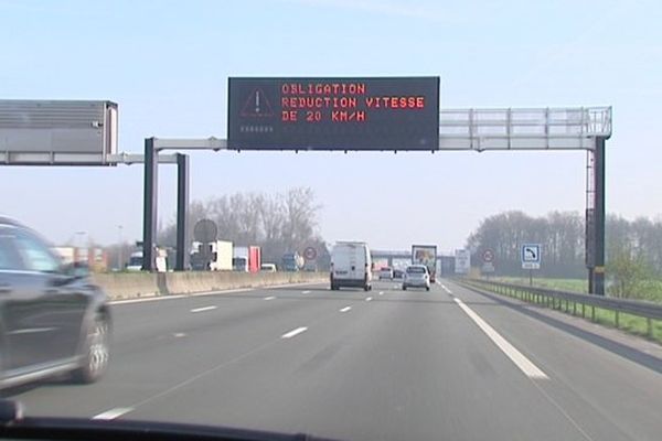 Les panneaux "Obligation réduction vitesse de 20 km/h" n'ont pas semblé être très lus par les automobilistes. 