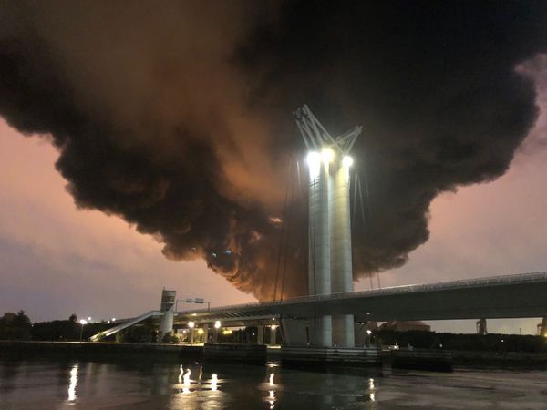 Incendie Lubrizol A Rouen Les Salaries De France 3 Normandie Evacues De Leur Batiment