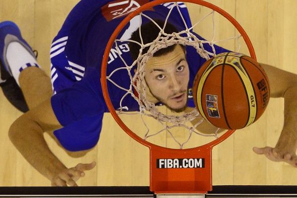 Joffrey Lauvergne a été sacré champion d'Europe de basket avec l'équipe de France en 2013 avant de décrocher la médaille de bronze aux Mondiaux l'année suivante.