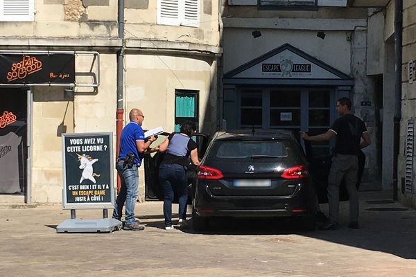 L'arrivée devant le palais de justice