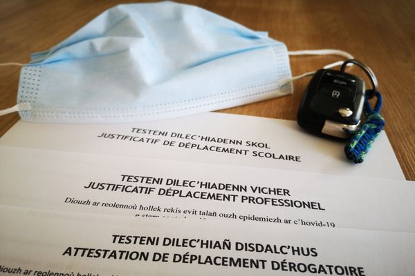 Abaoe an 30 a viz Here e ranker adarre leuniañ ur baperenn evit kuitaat e di, goude ma oa bet divizet gant ar c'houarnamant rediañ an dud da chom kraouiet er gêr evit talañ ouzh ar c’hleñved-red Coronavirus.