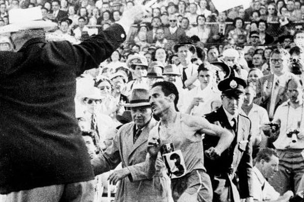 Alain Mimoun au marathon de Melbourne, décembre 1956 (médaille d'or)