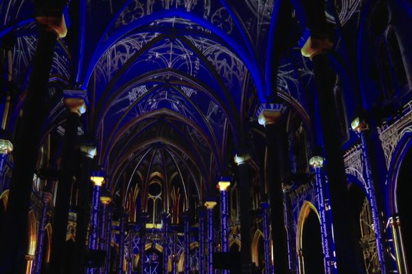 La basilique Notre-Dame-de-l'Assomption, et la projection à 360° de Luminescence.