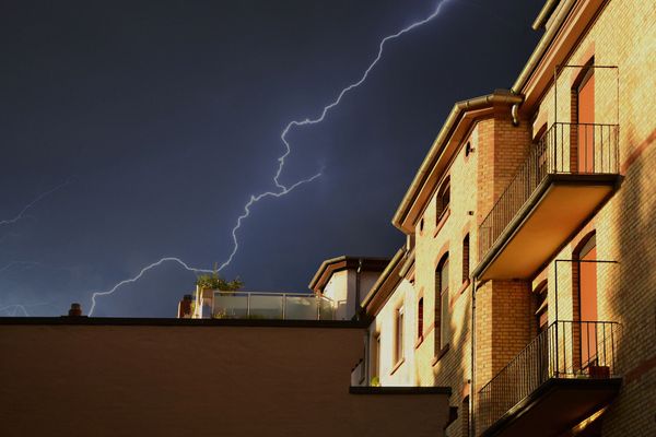 L'orage gronde 