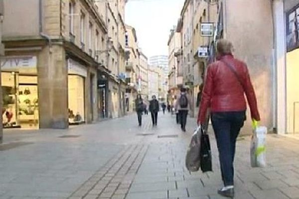 Une rue commerçante de Metz.