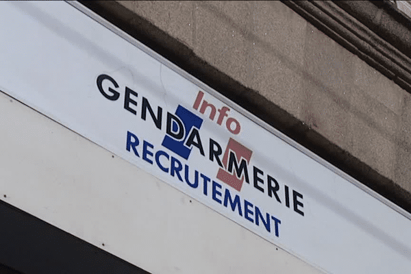 La Gendarmerie nationale recrute. Plusieurs 100aines de postes sont à pourvoir d'ici 2 ans. A Limoges, le centre d'information et de recrutement ne désemplit pas.