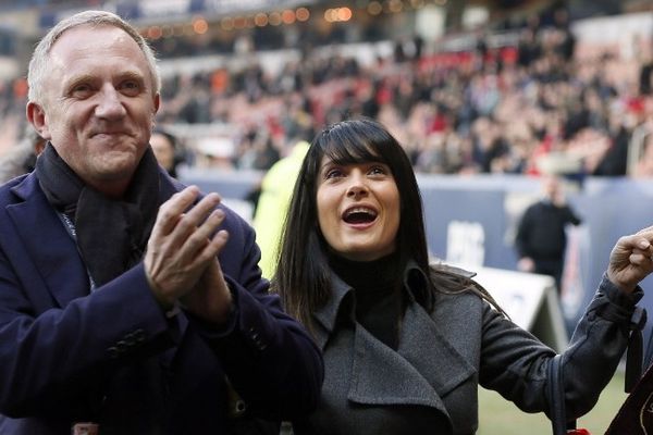 La joie de François-Henri Pinault, propriétaire du Stade Rennais, et de sa femme l'actrice méxicaine Salma Hayek.