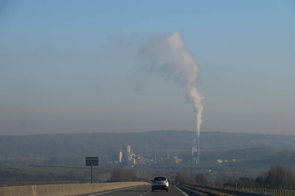 A cause d'un nouvelle épisode de pollution de l'air, la vitesse des véhicules à moteur est temporairement limitée