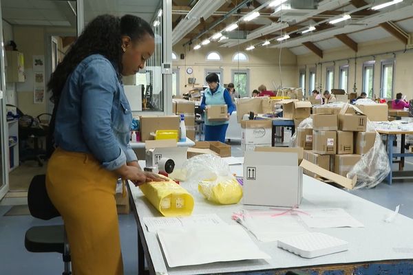 L'Esat, Etablissement et service d’aide par le travail, de la Hêtraie à Jouy-Le-Moutier dans le Val-d'Oise, accueille 120 travailleurs en situation de handicap.