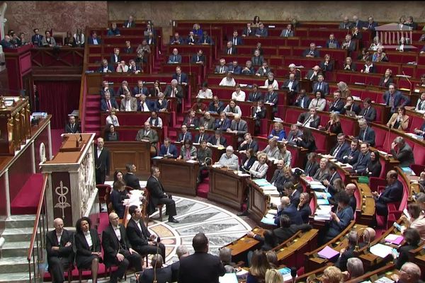 L'Assemblée Nationale a adopté unanimement ce jeudi soir l'allongement du congé en cas de décès d'un enfant, le portant de 5 à 12 jours dans le Code du Travail.