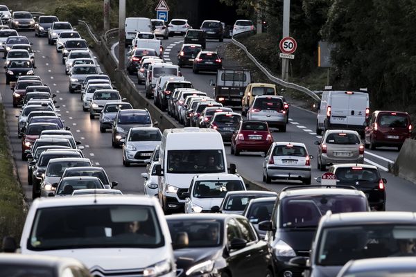 Remplacer une vieille citadine par un véhicule moins polluant, en profitant de la prime à la conversion, est désormais impossible (illustration).