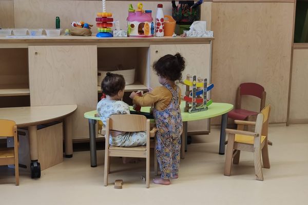 Dans la crèche Le Grand Jardin, à Chalon-sur-Saône, la qualité de l'air est proche de celle de l'air de la montagne.