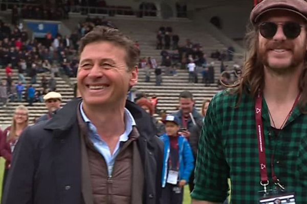 Laurent Marty, président de l'UBB, et le joueur Hugh Chalmers sur le départ.