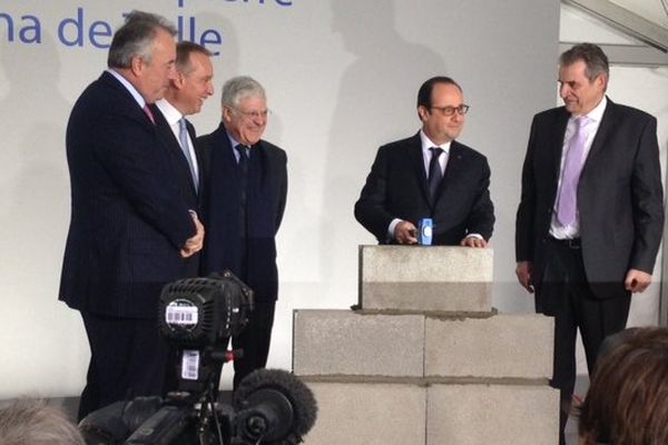 Pose de la première pierre du cinéma de Tulle, ce matin.