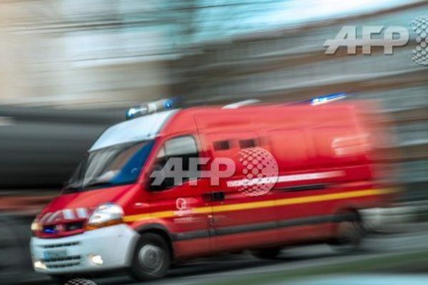 Une motarde de 52 ans est décédée après une collision face à un poids lourd sur la départementale 682 à Chalvignac, dans le Cantal. 