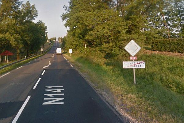 La RN 141 est toujours à 2 voies à Roumazières, en Charente.