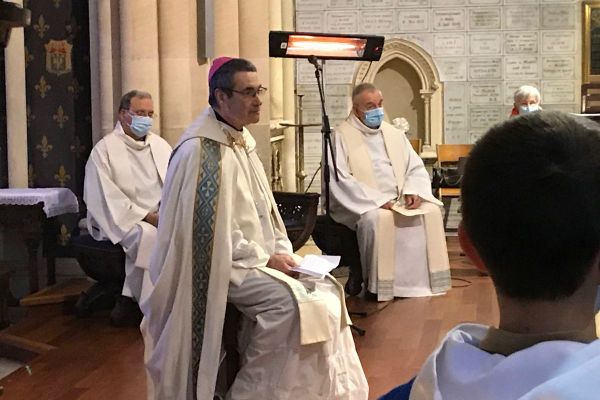 Monseigneur Jacques Habert, nouvel évêque de Bayeux-Lisieux, ce dimanche matin en la basilique de Douvres-la-Délivrande