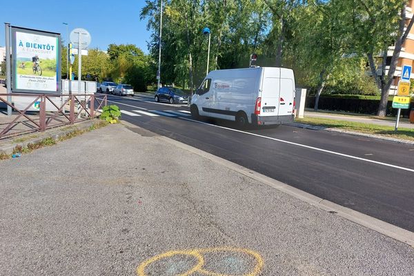 Un jeune homme de 16 ans est mort dans une collision entre sa motocross et une voiture de police, le soir du mardi 6 septembre.