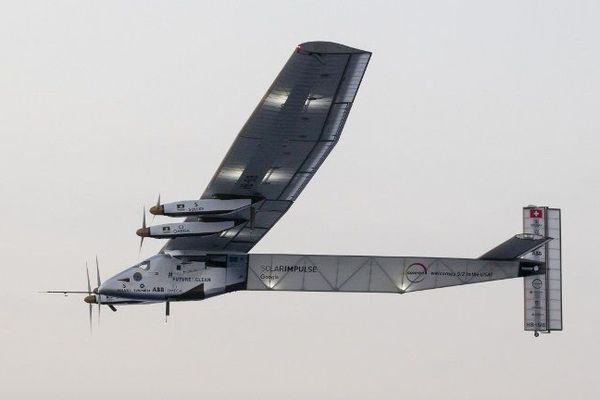 Le tour du monde de Solar Impulse 2, un avion expérimental révolutionnaire à batterie solaire, a subi un coup d'arrêt en juillet, à mi-parcours de son périple de 35.000 kilomètres.
