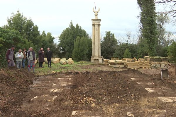 Créé pour accueillir les tombes de la famille de Castille, le cimetière d'Argilliers est en cours de restauration.