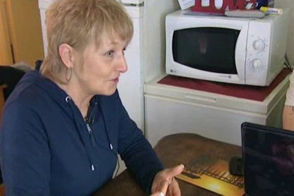 Françoise Eberhardt est éducatrice spécialisée en milieu ouvert, c'est à dire qu'elle se déplace au domicile de familles qui recontrent des difficultés dans l'éducation de leur enfant.