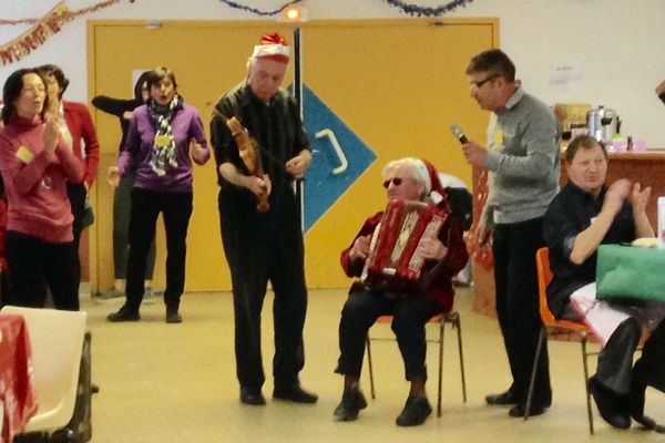 À Mérignac, les Petits frères des pauvres organisent un repas le 25 décembre depuis près de 70 ans.