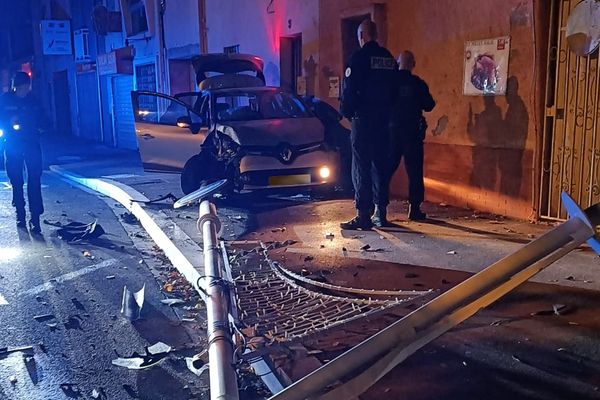 Les policiers ont retrouvé le véhicule accidenté, mais vide de tout occupant. Le conducteur a été interpellé un peu plus tard.