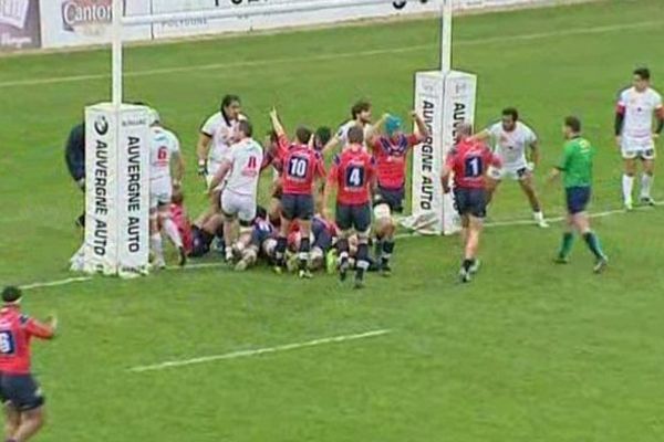 Les Aurillacois avaient à coeur de gagner ce match contre Tarbes. Samedi, sur leur pelouse, ils ont exaucé leur voeu en s'imposant 27 à 18.