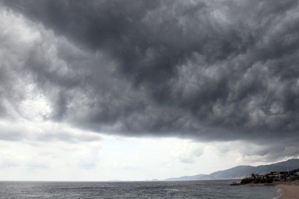 Mardi 22 janvier, le département de la Corse-du-Sud est placé en vigilance jaune orages, neige-verglas