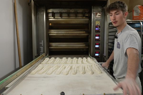 Edgar Pierre, Meilleur Apprenti de France, dans la boulangerie de Poitiers où il travaille en alternance