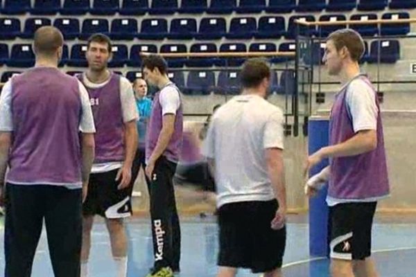 Entraînement des handballeurs du Cesson-Rennes avant le match contre Montpellier - 26 novembre 2012.