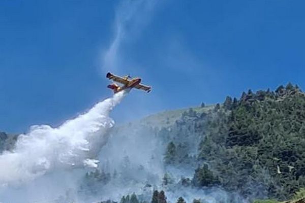 Un incendie est en cours ce vendredi 2 juillet sur la commune d'Isola, dans les Alpes-Maritimes.