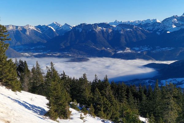 Vue sur la vallée d'Annecy depuis le Semnoz.