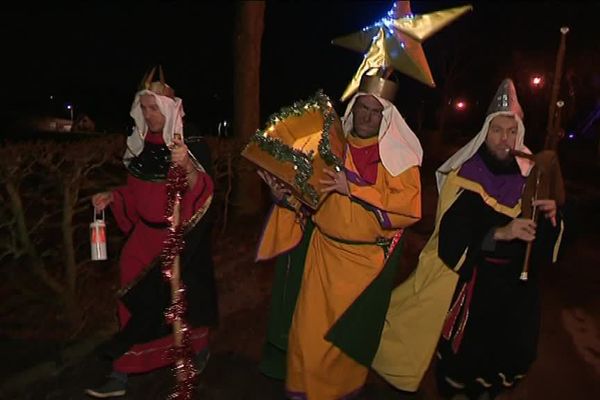 Trois habitants des Flandres perpétuent la tradition ancestrale des Rois mages.