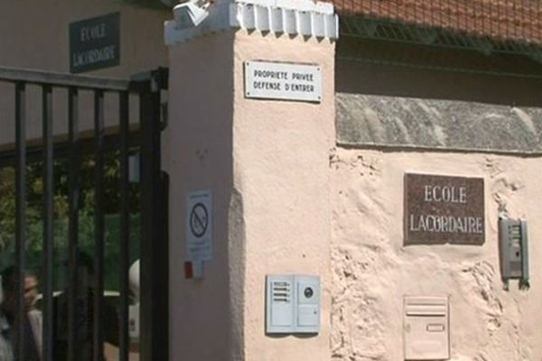 Entrée du Lycée Lacordaire à Marseille