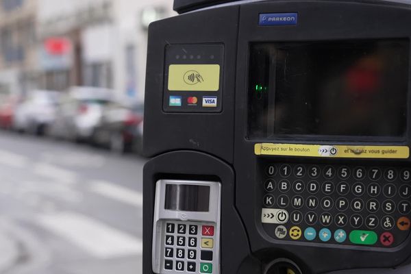 À Lyon, il faudra, l'été prochain, s'habituer à de nouveaux tarifs pour le stationnement des voitures.