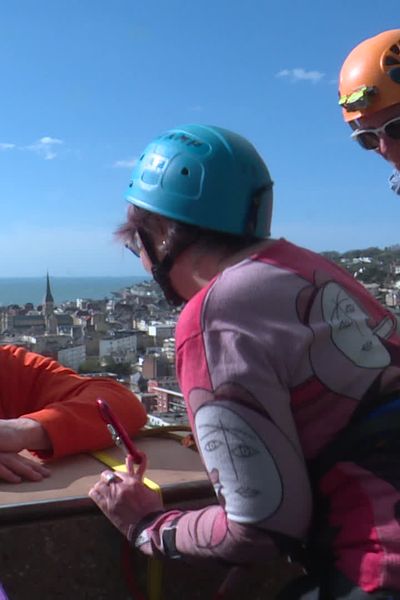 Point de départ, le parapet de la terrasse de l'hôtel de ville du Havre.