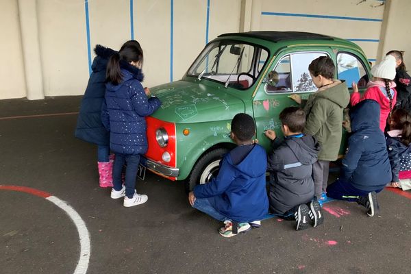 Fiat 500 "Tableau d'école" à l'école maternelle et élémentaire Lucie Aubrac, du 3 au 7 février 2020