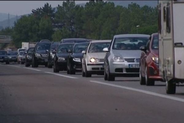 A l'approche de l'aire de repos de Montélimar- Archives