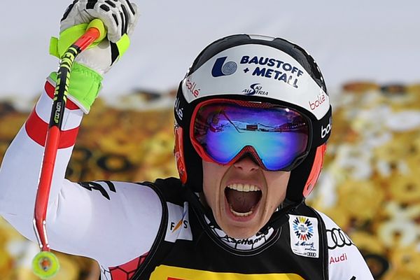 La joie de l'autrichienne Nicole Schmidhofer après son arrivée en tête du Super-G à Saint Moritz le 7 février 2017. 