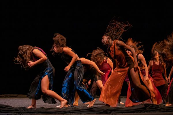 Trois semaines de festival et une cinquantaine de représentations. Ici le spectacle "Fêu" de Fouad Boussouf